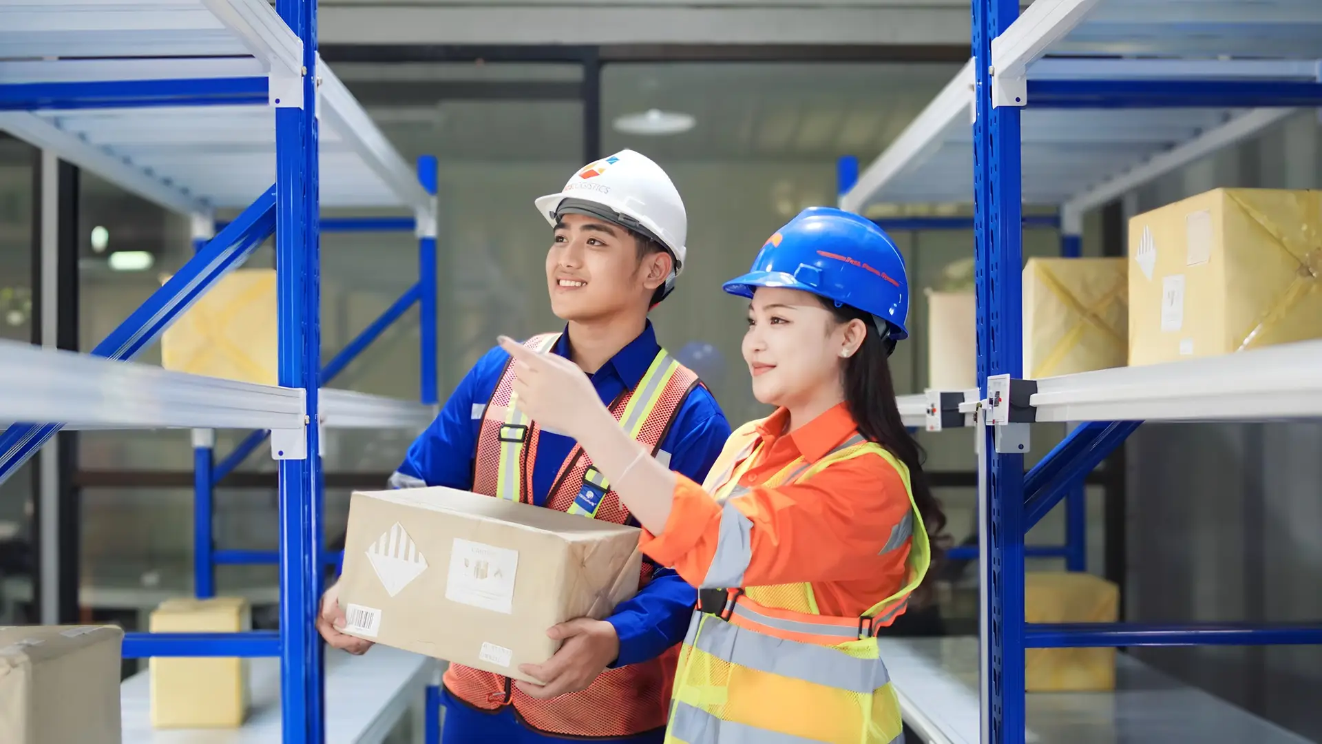 Mahasiswa Belajar Logistik