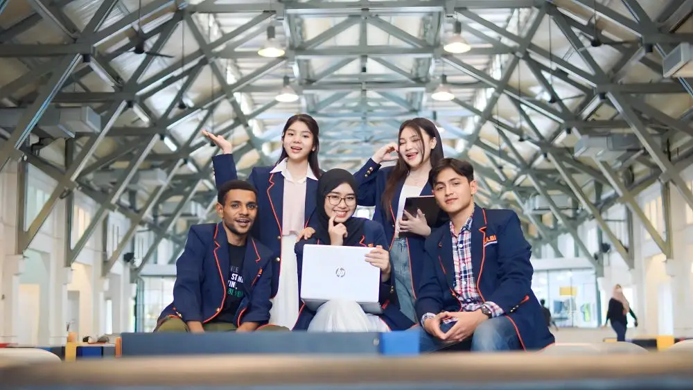 Mahasiswa ULBI Kampus BUMN