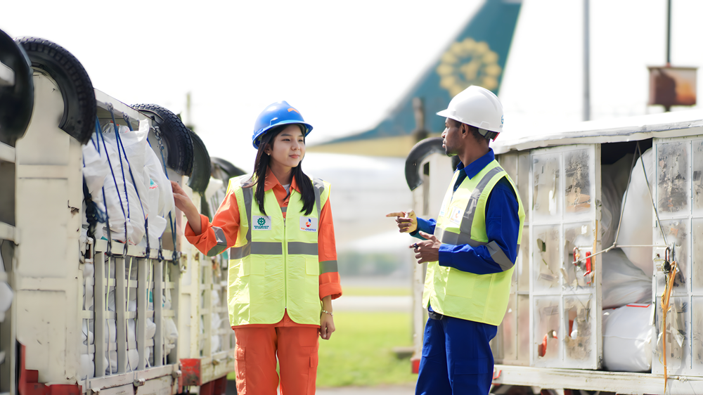 Mahasiswa ULBI Logistik Internasional